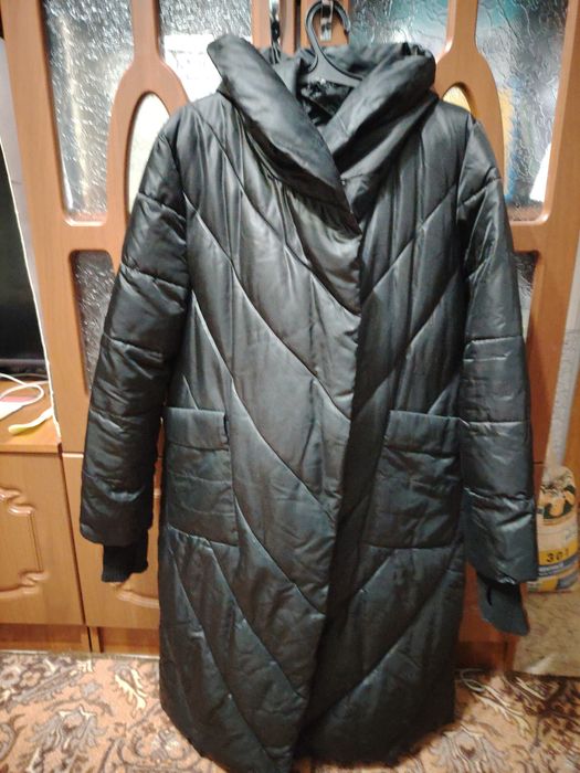 Продам женский пуховик. Размер 54
