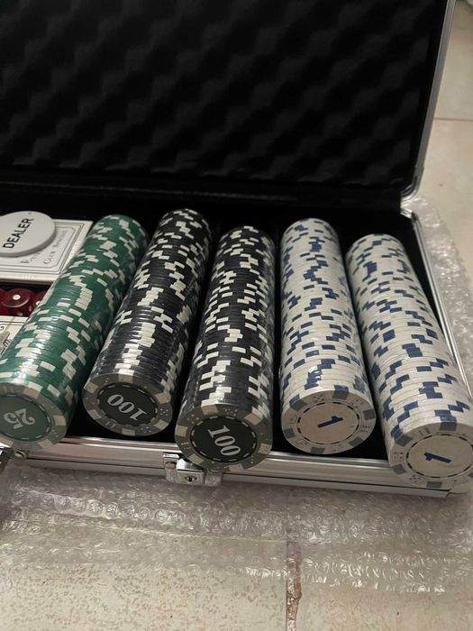 Set poker valiza aluminiu 500 de jetoane