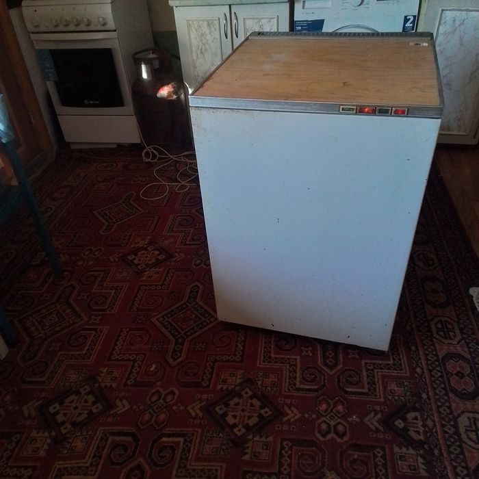 Продам морозилку 35000 тг.