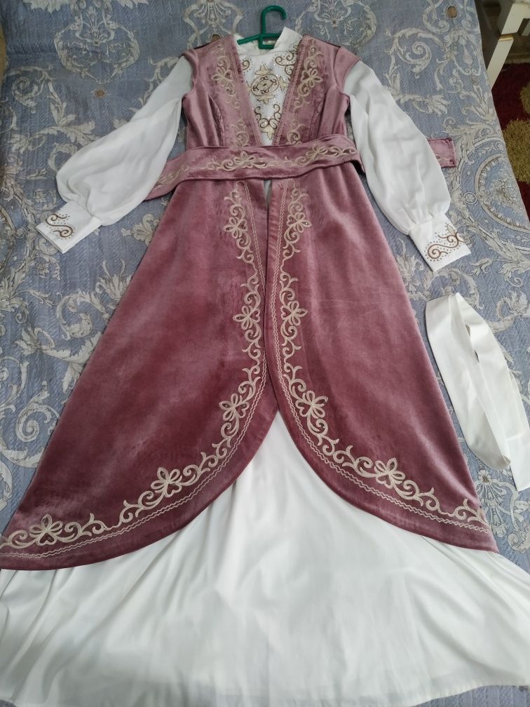 Платье на узату и сырга салу