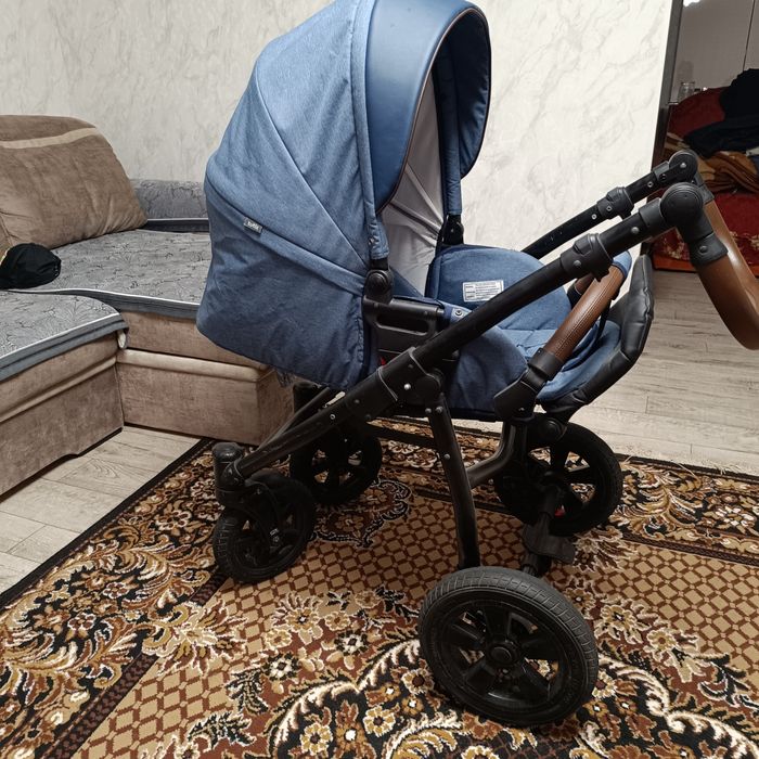 Коляска  с сумочкой и чехлом для ног