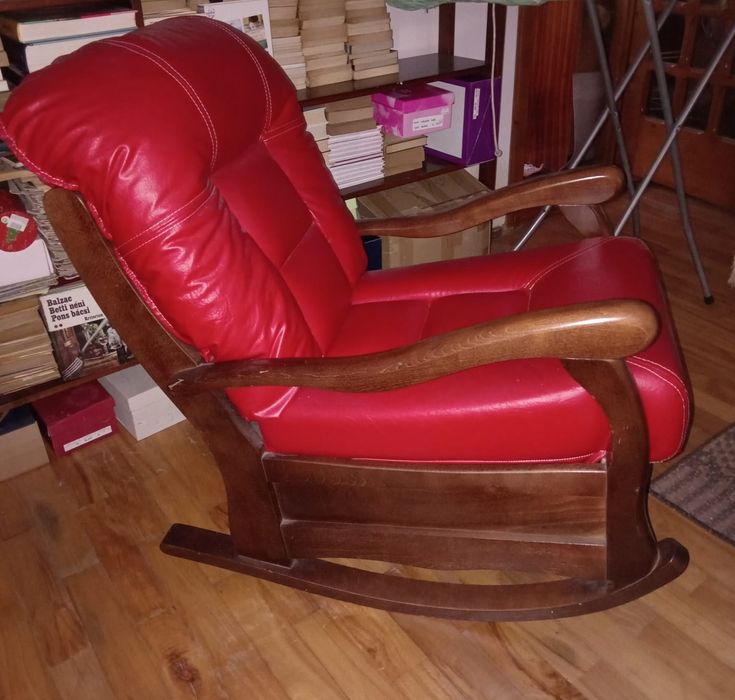 Canapea rabatabil,fotoliu, balansoar și masă din sticlă