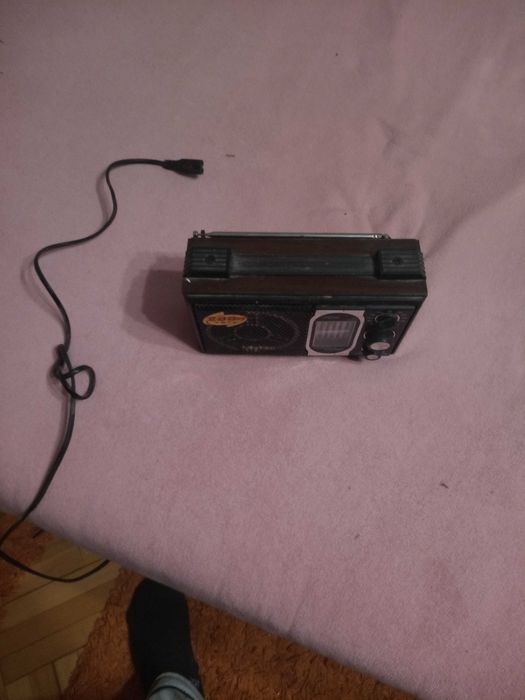 Radio portabil carcasă lemn gen vintage funcționabil