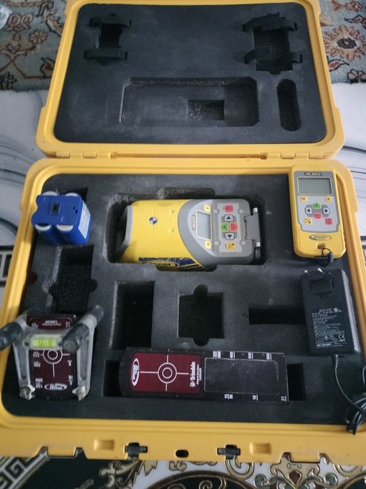 Laser Spectra DG613 pentru canalizari