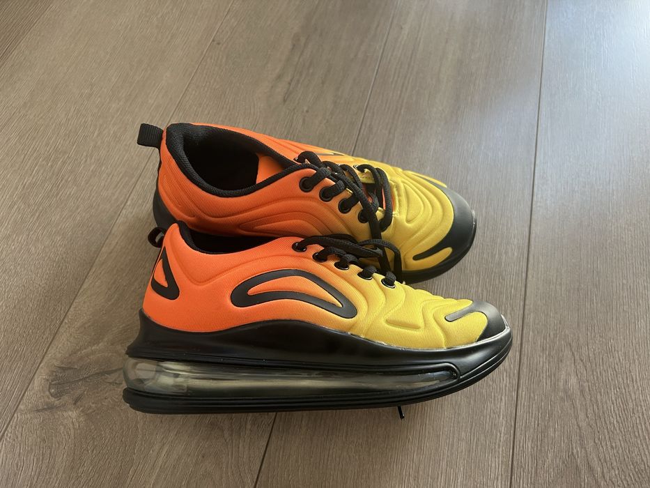 Adidasi marimea 32, noi