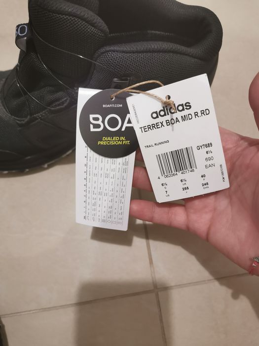 Обувки Adidas нови
