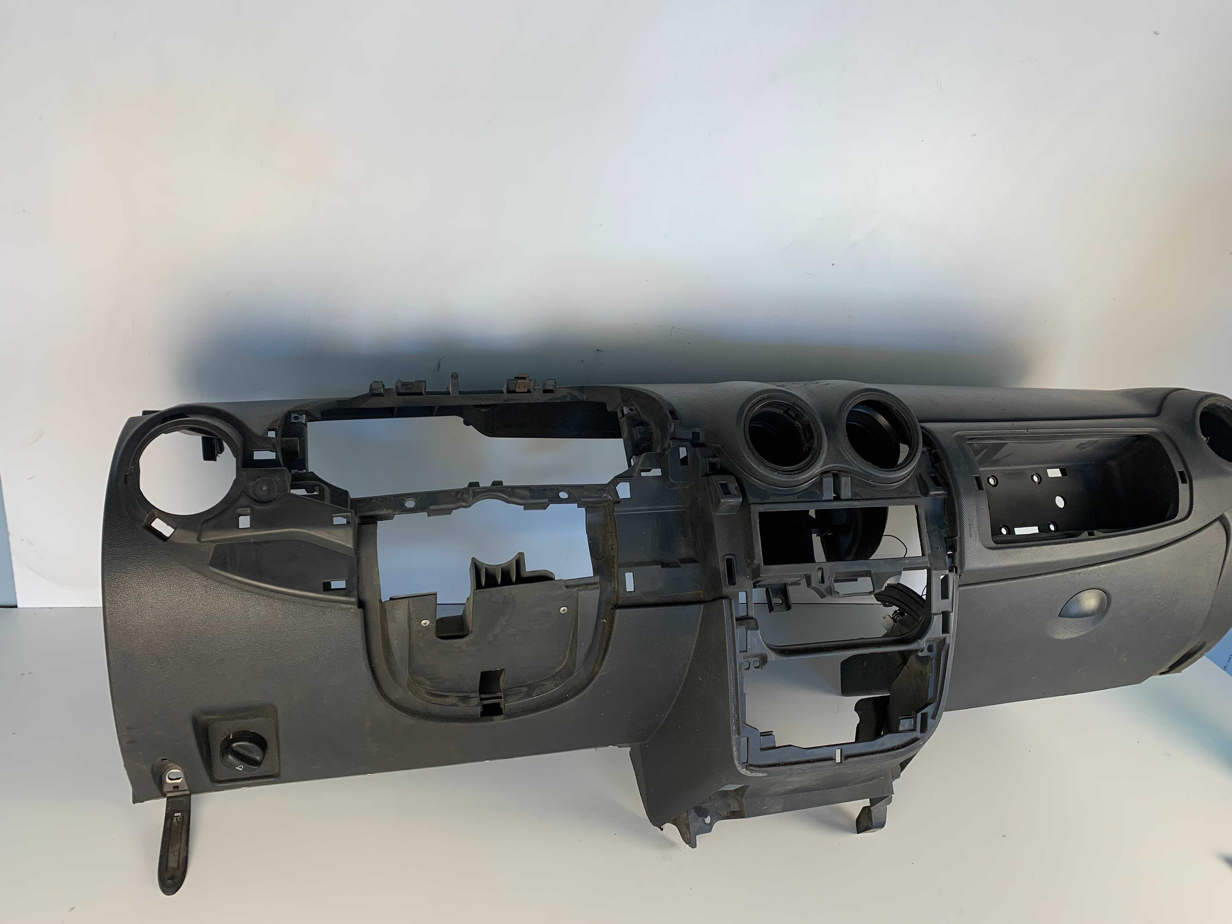 Арматурно табло Dacia Sandero I Дачия Сандеро 1 (07-12)г.