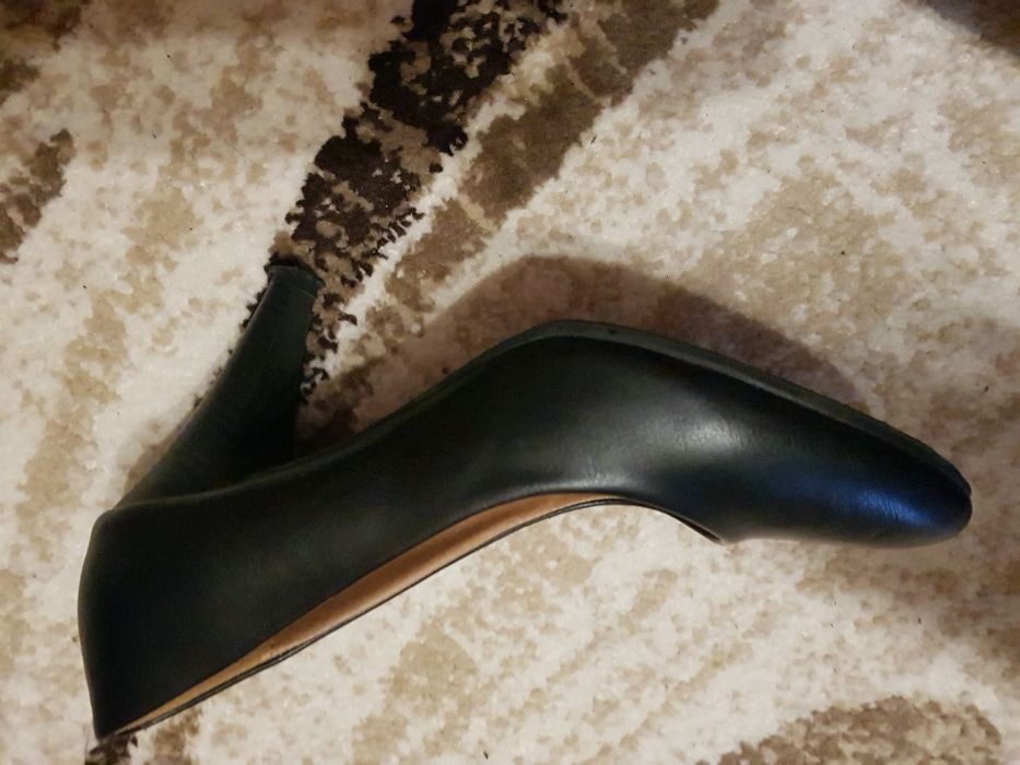 Продавам 3 чифта дамски обувки