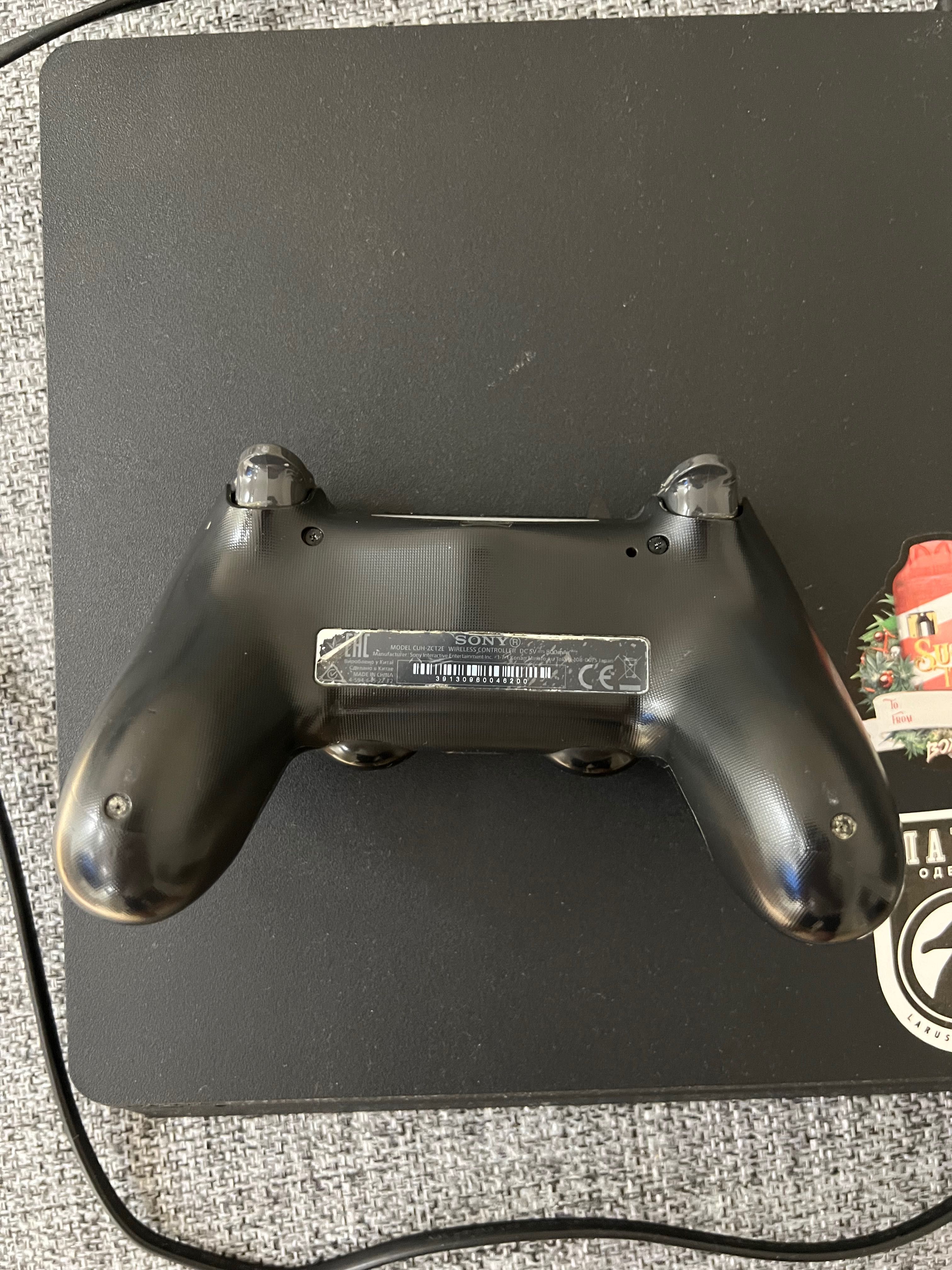 Play Station 4 Slim