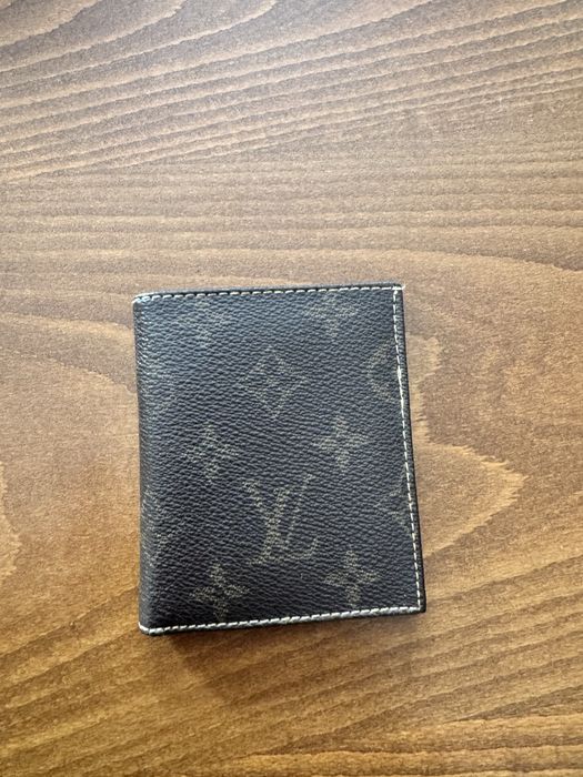 Продавам лични чанти и портмонета