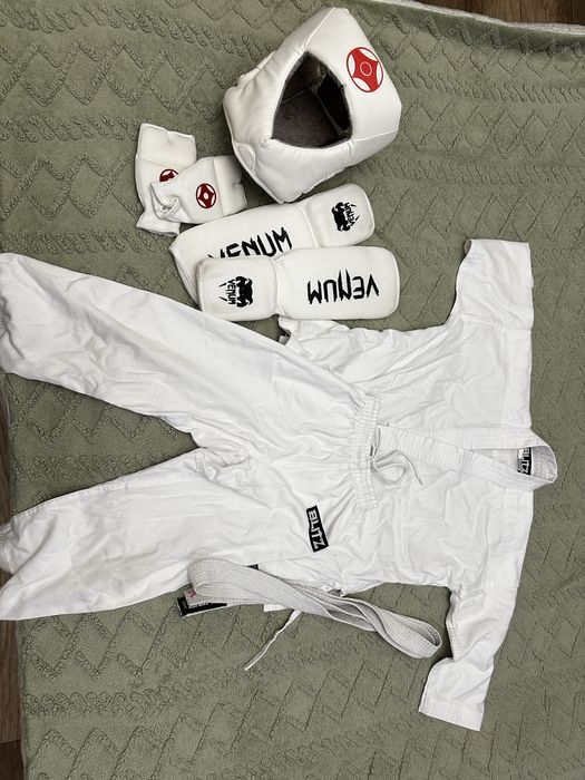 Продам кимоно на каратэ