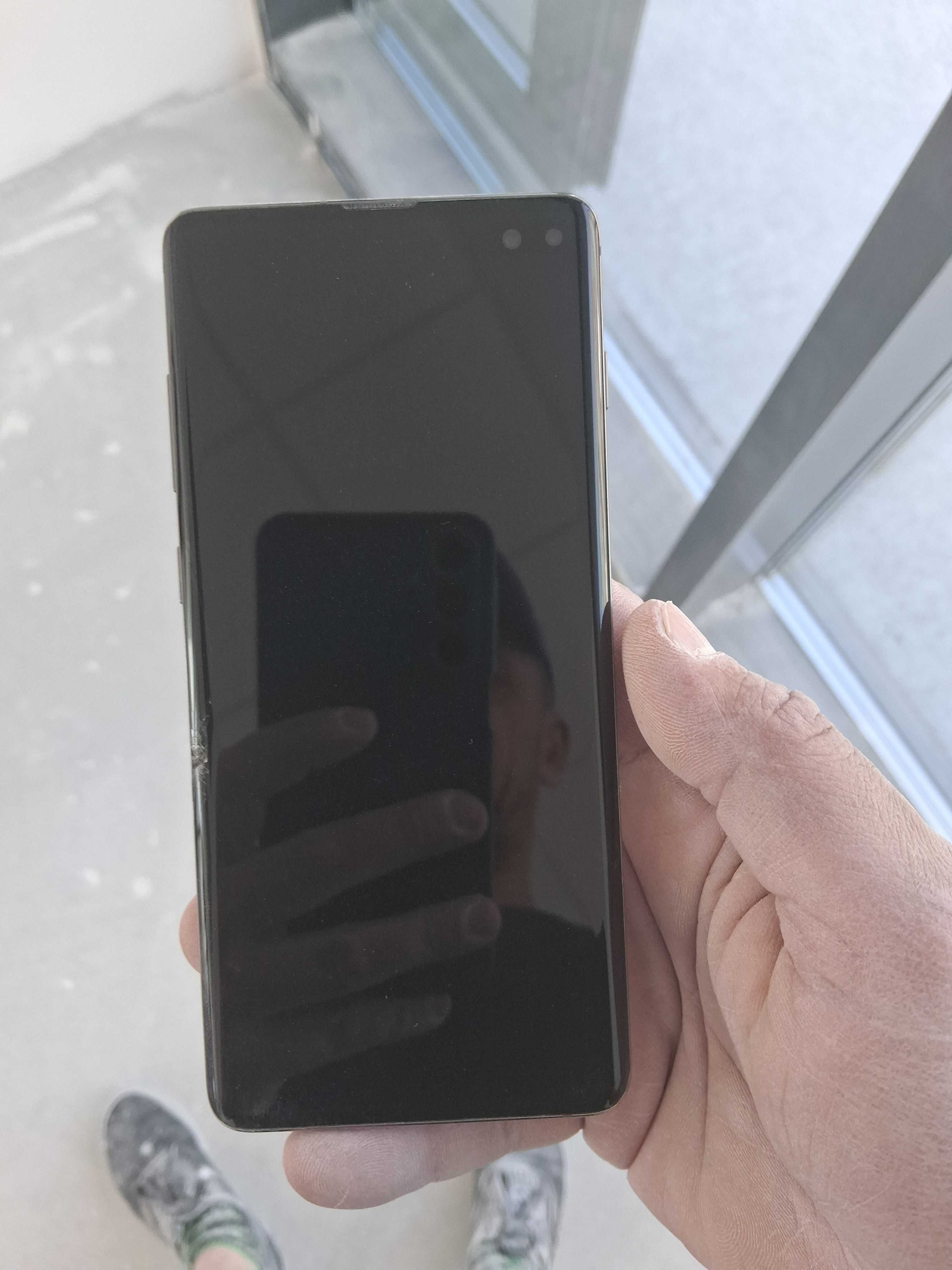 Samsung S 10 nou, touch screen deteriorat putin