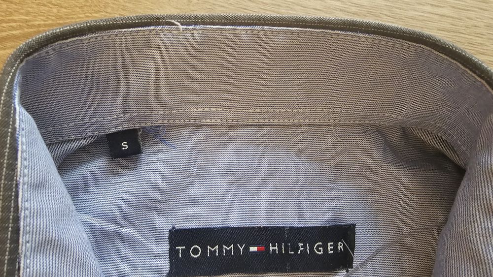 Cămașă Tommy Hilfiger gri , marimea S noua