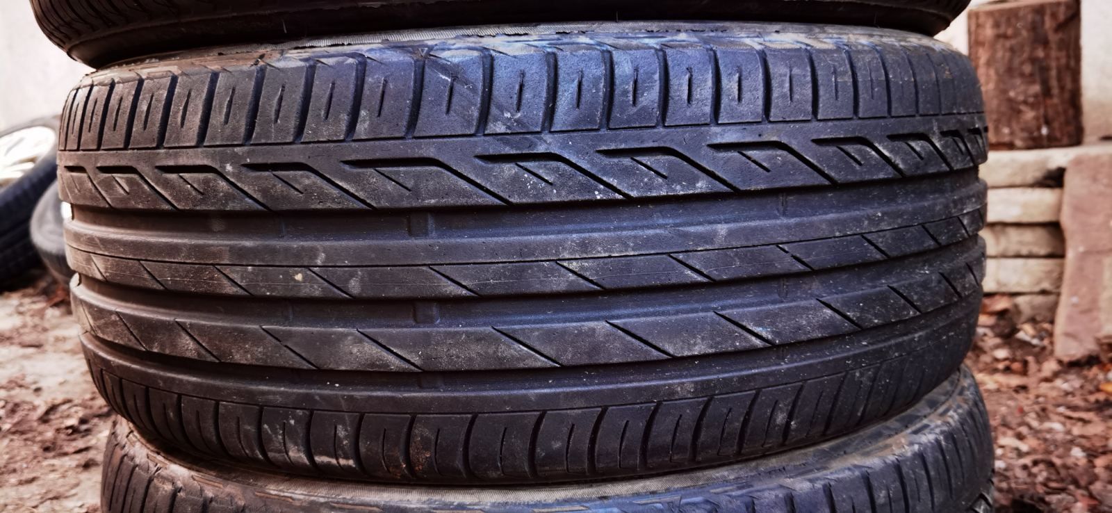 3 хубави гуми Bridgestone 215/50/17 DOT 19.