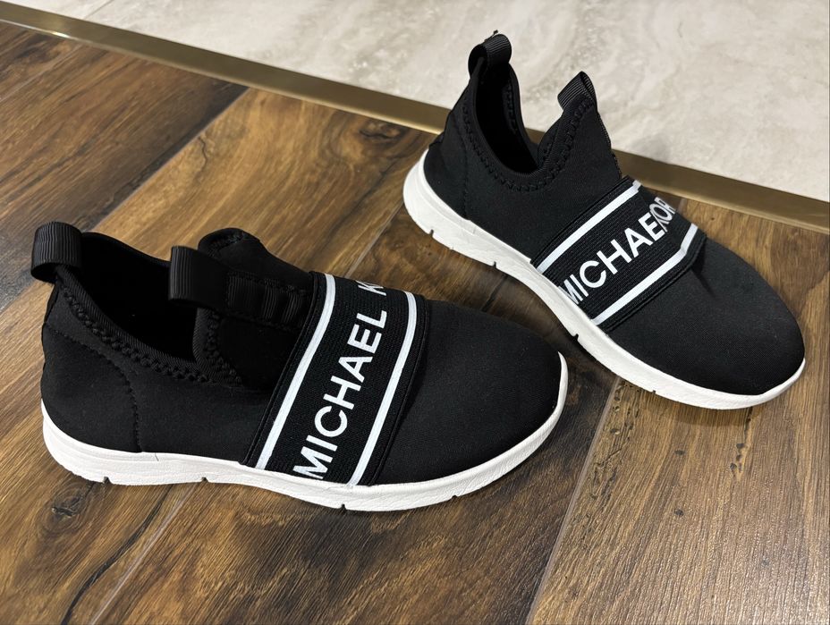 Adidasi slip on Michael kors