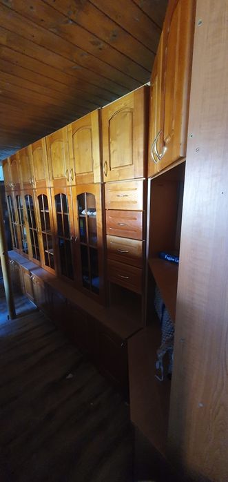 Vând biblioteca din lemn masiv cireș