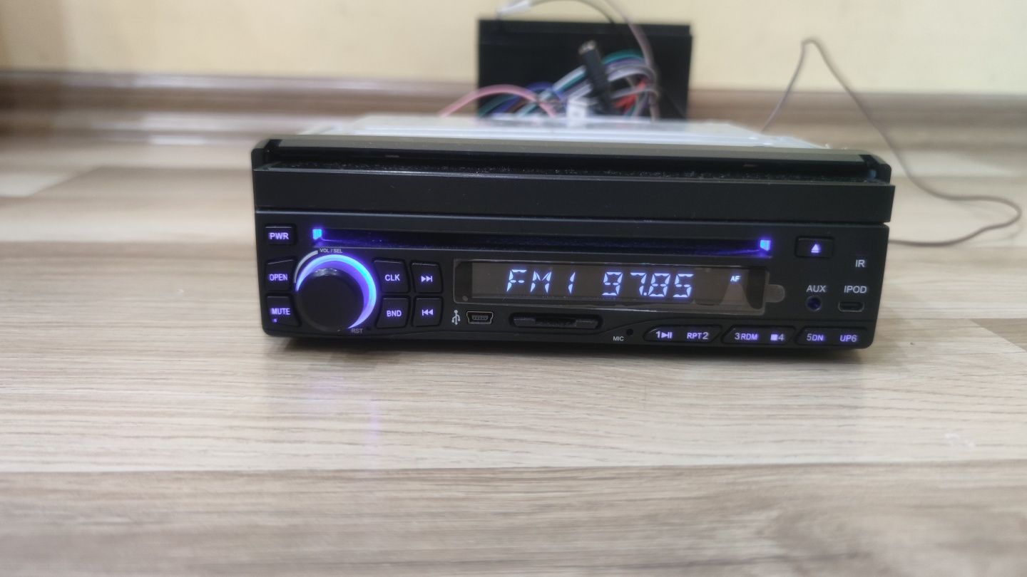 Двоен дин радио.