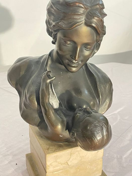 Statueta***bust***maternitate