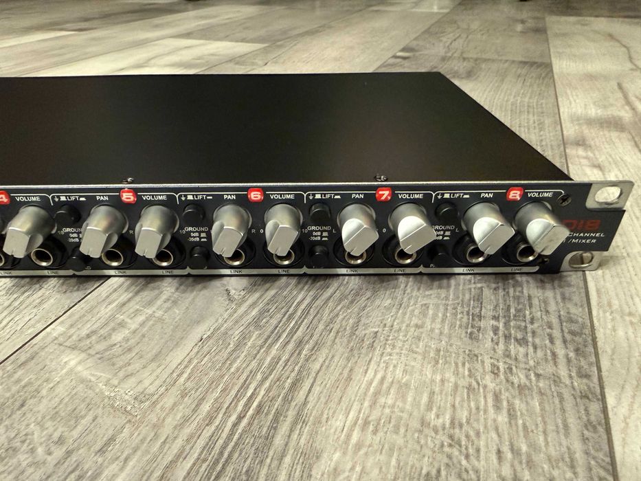 SM Pro Audio DI Box DI8