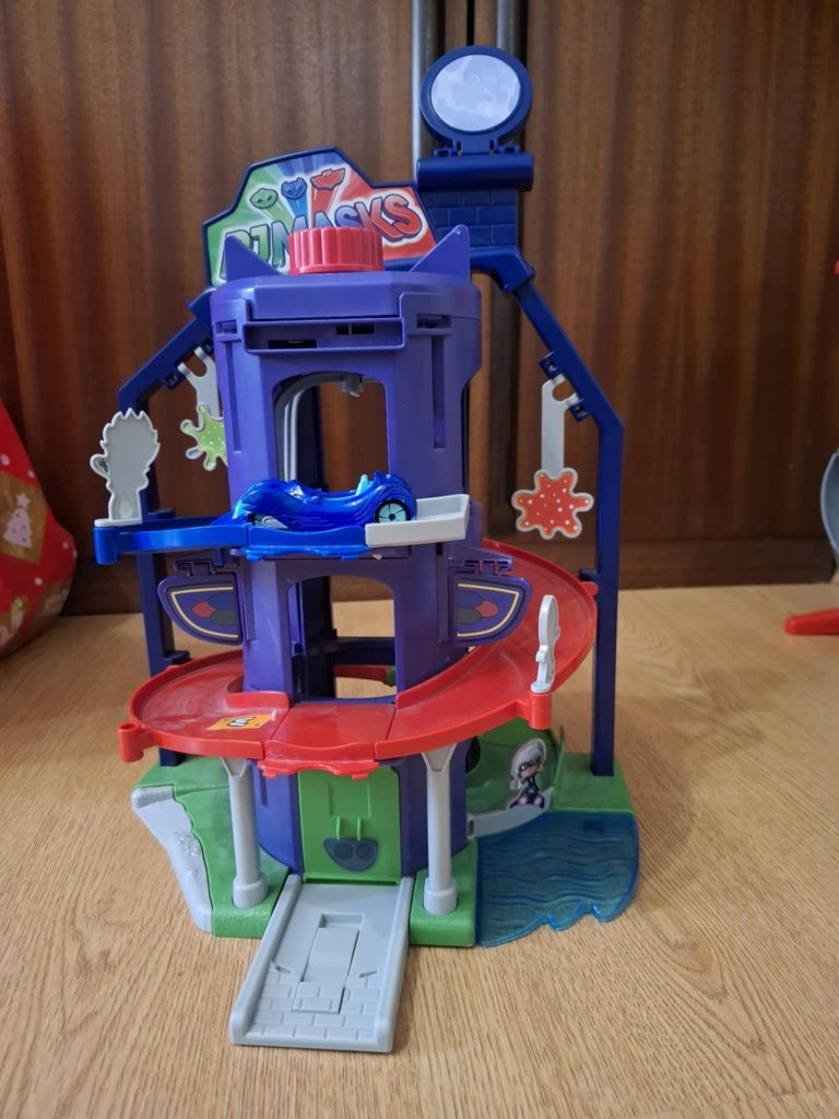 База на отбора PJ MASKS