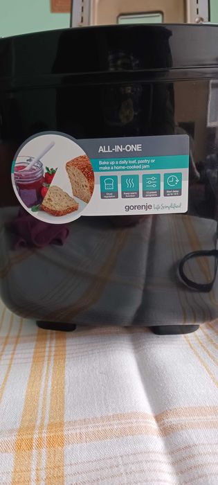 Хлебопекарна Gorenje с 2 бъркалки