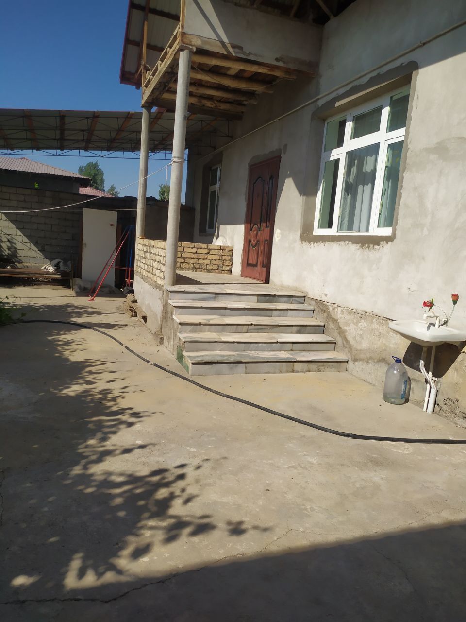 Uy ijaraga beriladi. Maklersiz