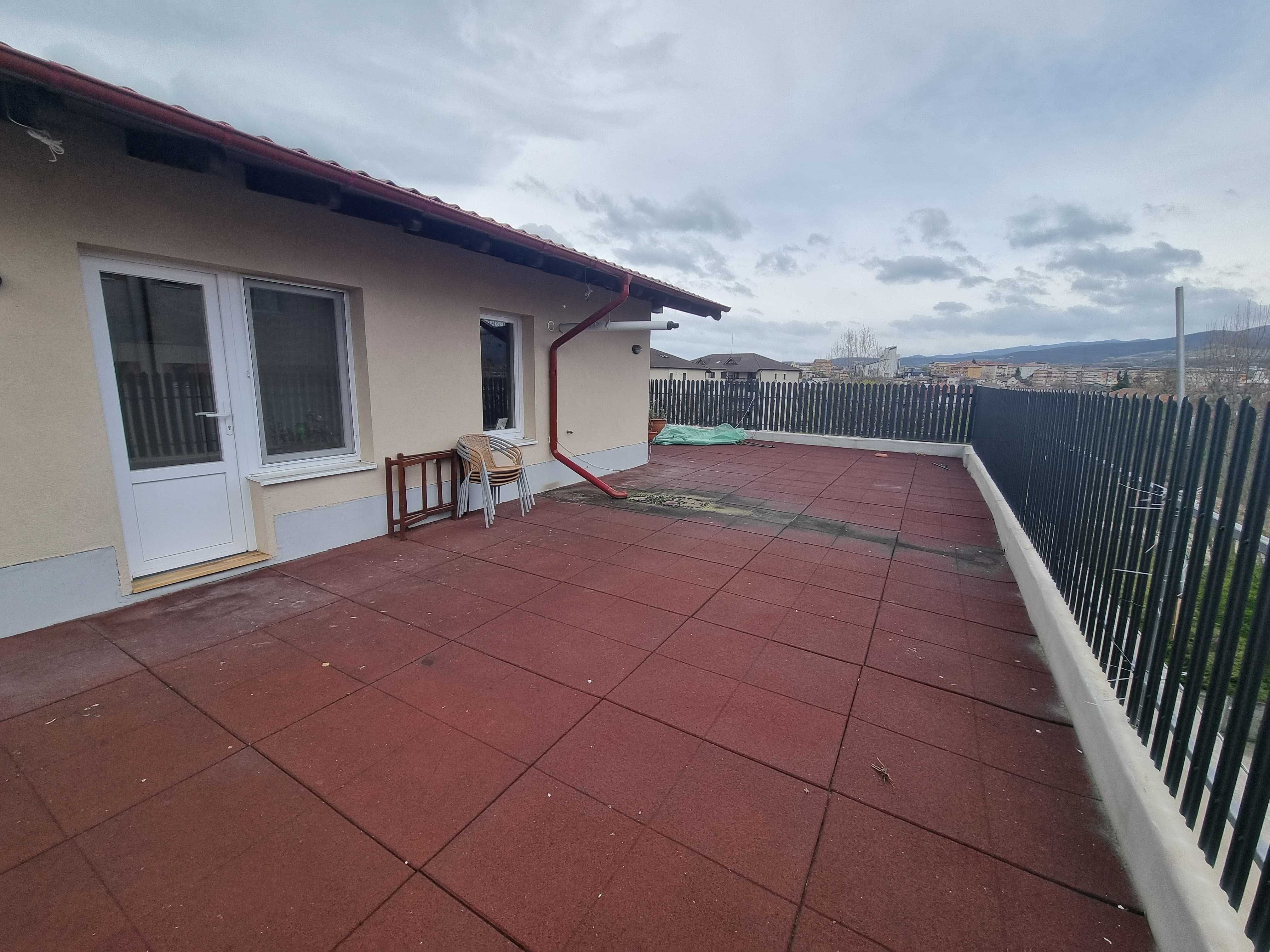 Apartament central, A. Saligny, 3 camere, bucătărie,2 băi,terasă,TVA9%