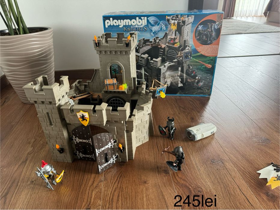 Vand playmobil in stare buna