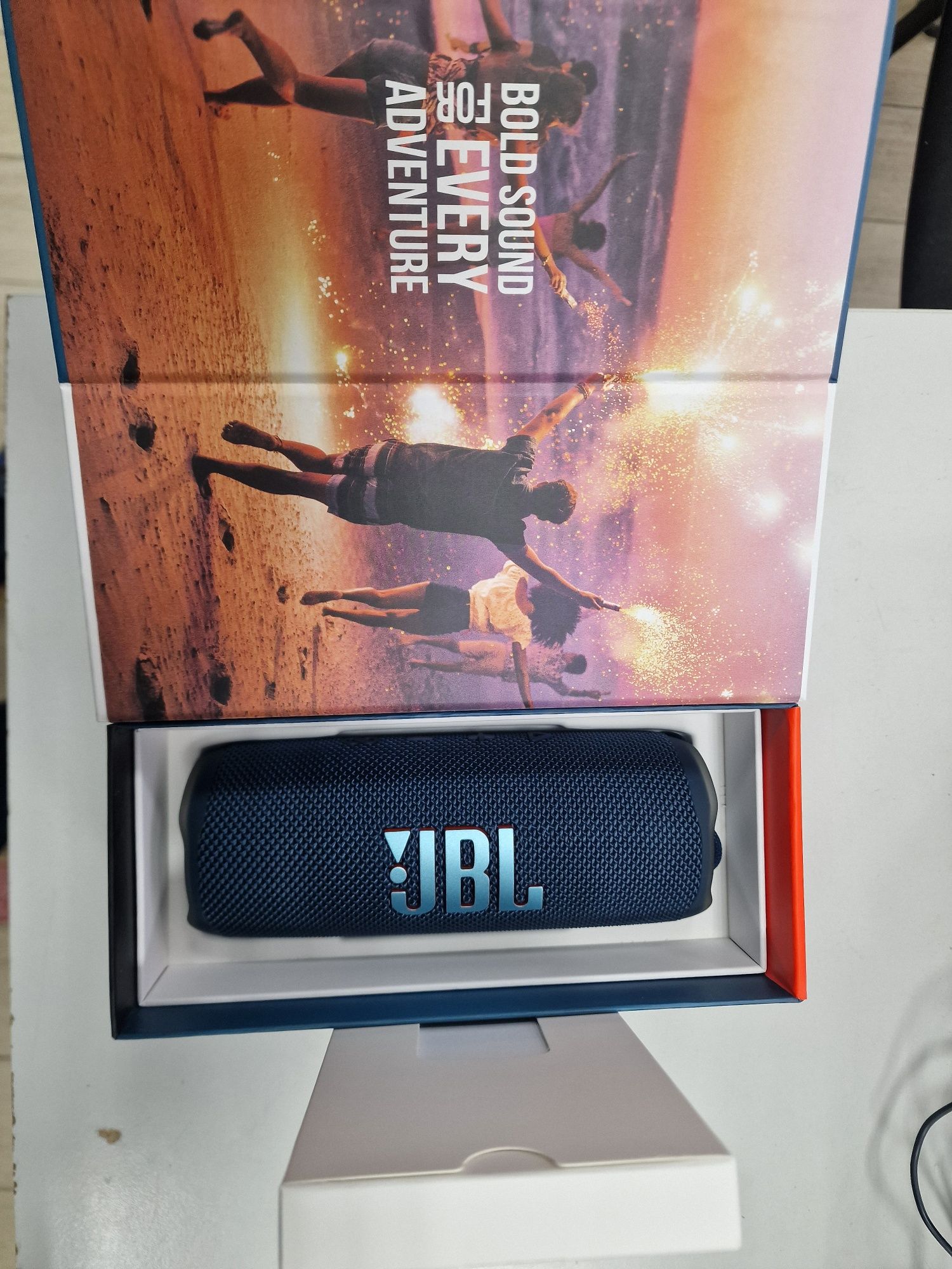 Топ. Безжична тонколона JBL FLIP 6