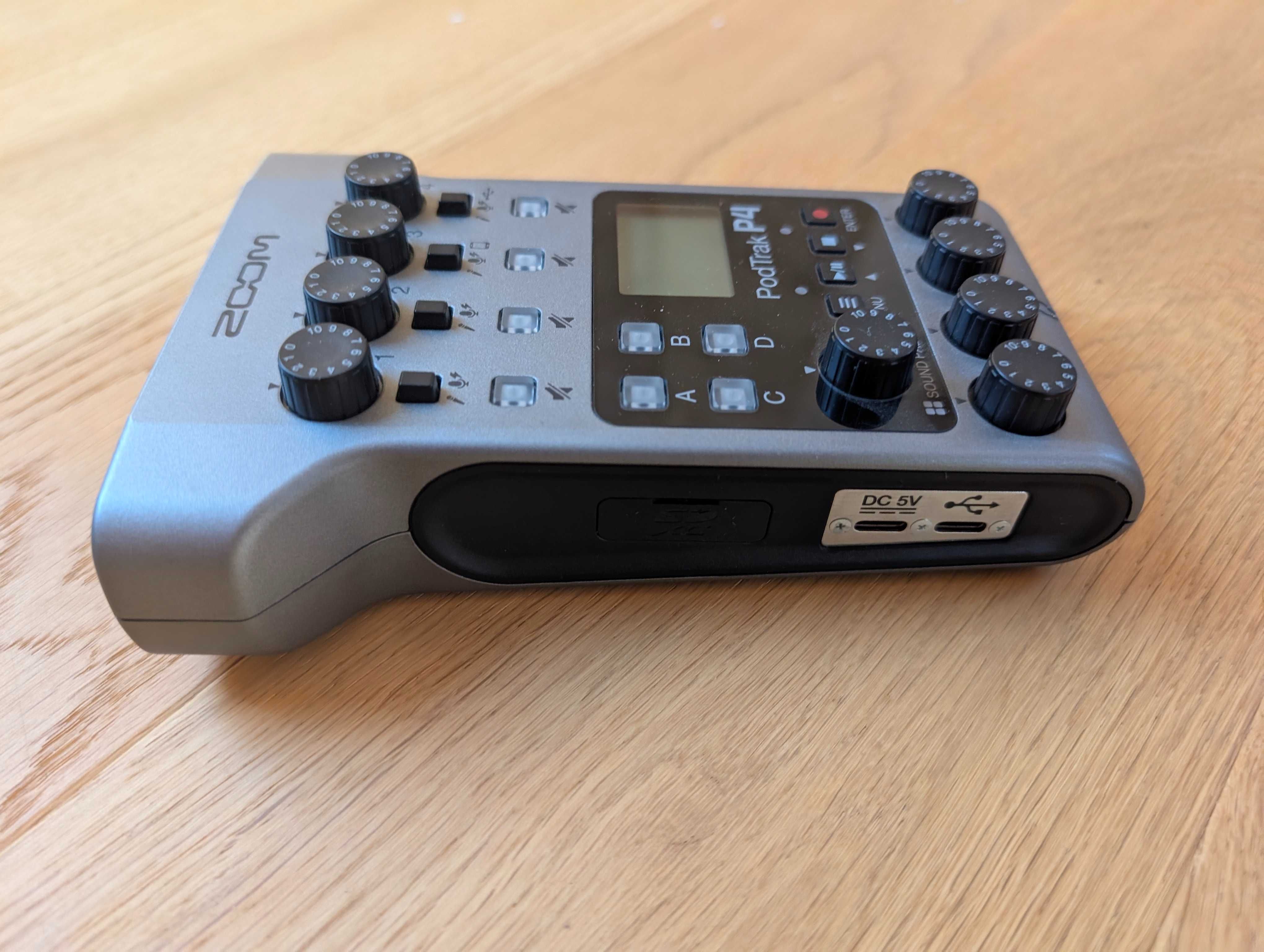 Звукозаписно студио за подкасти. Zoom PodTrak P4 + 3x Rode PodMic