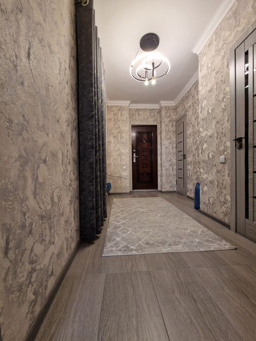 Продаётся Бобур 3-х комнатная