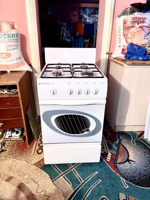 Продам газ плиту Дарина рабочая с доставкой
