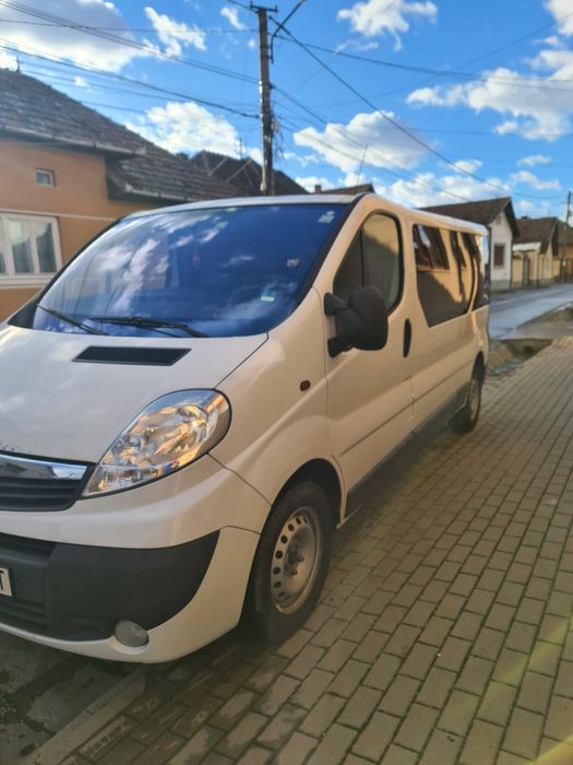 Opel Vivaro 8+1 Motor 2.5 An 2010