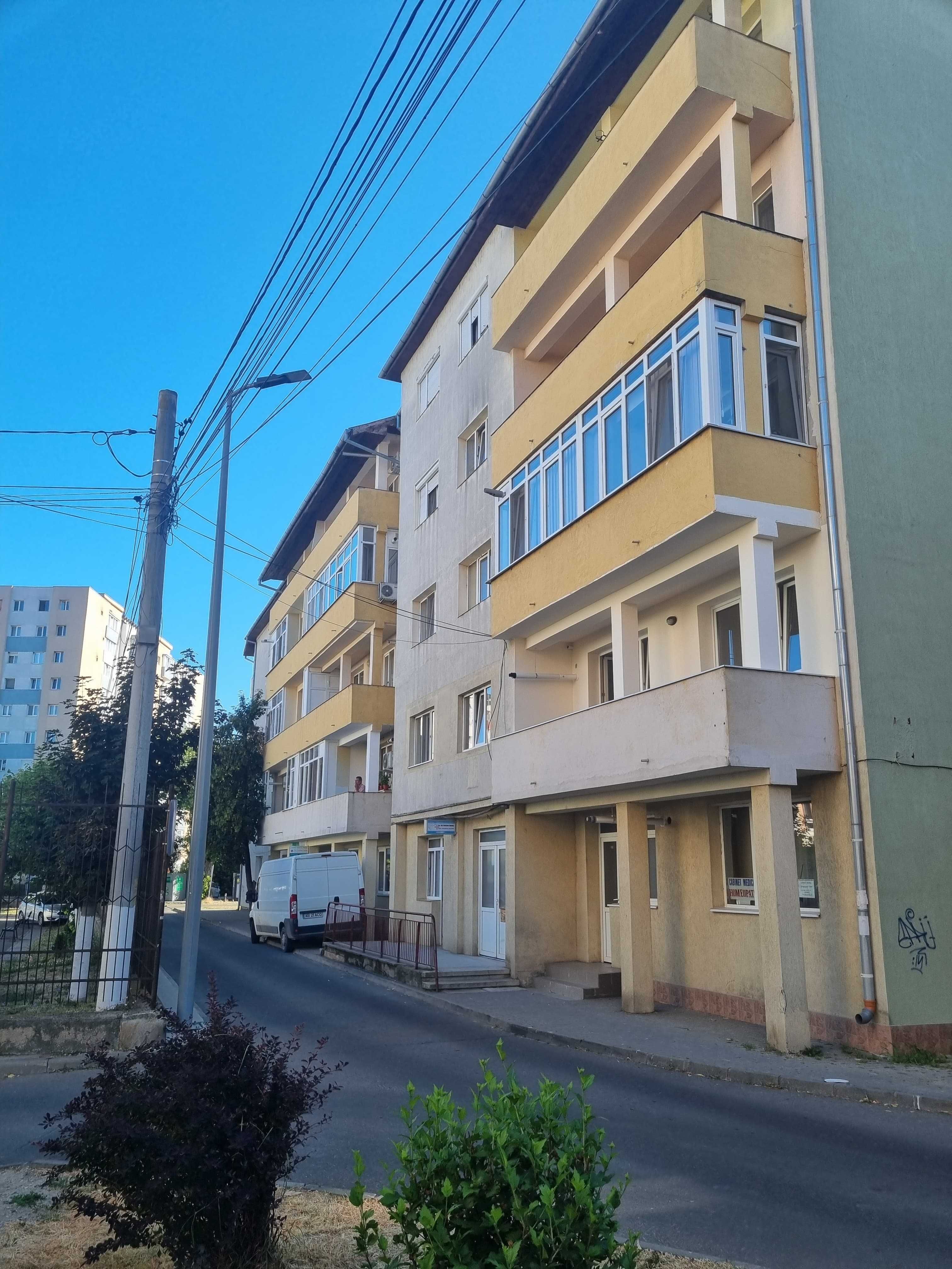 Apartament complet renovat Cetate, parter, balcon mare, TVA 9%