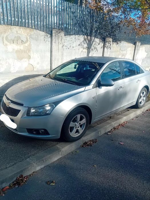Vand  Schimb cu moto  Chevrolet Cruze  Benzină Automat / 2009