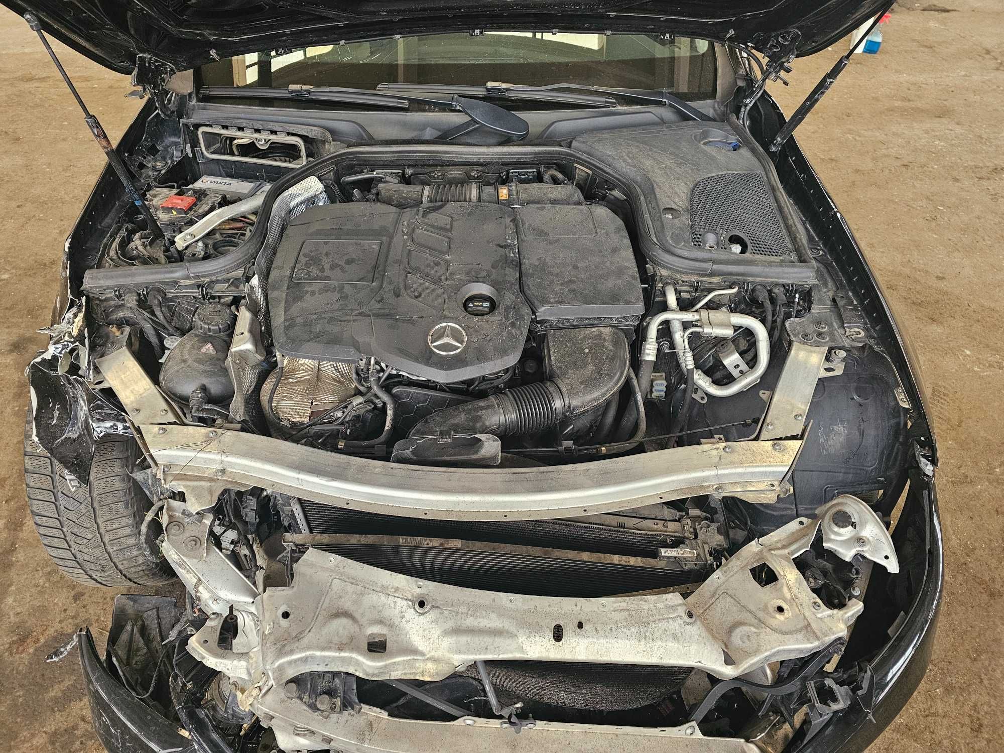 Mercedes E200d avariat