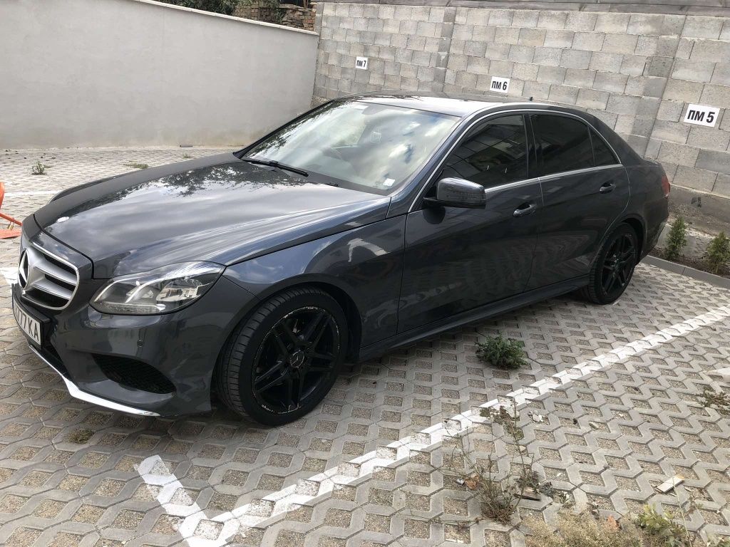 Mercedes-Benz E 220 AMG