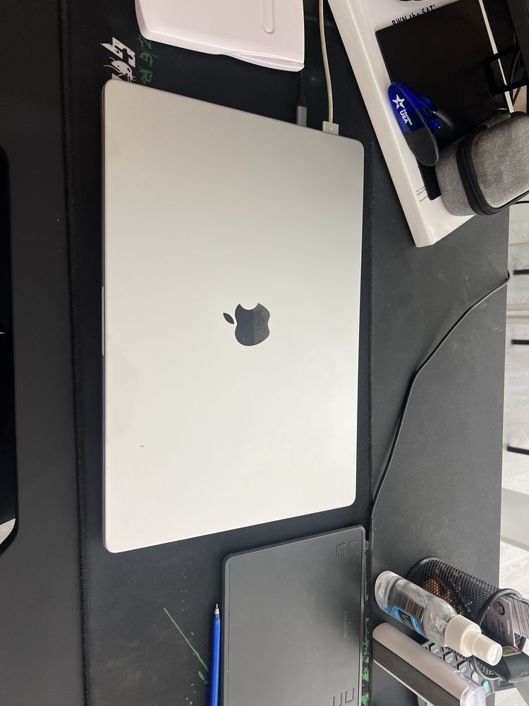 16 inch Macbook M1 Pro Silver 16/512Gb