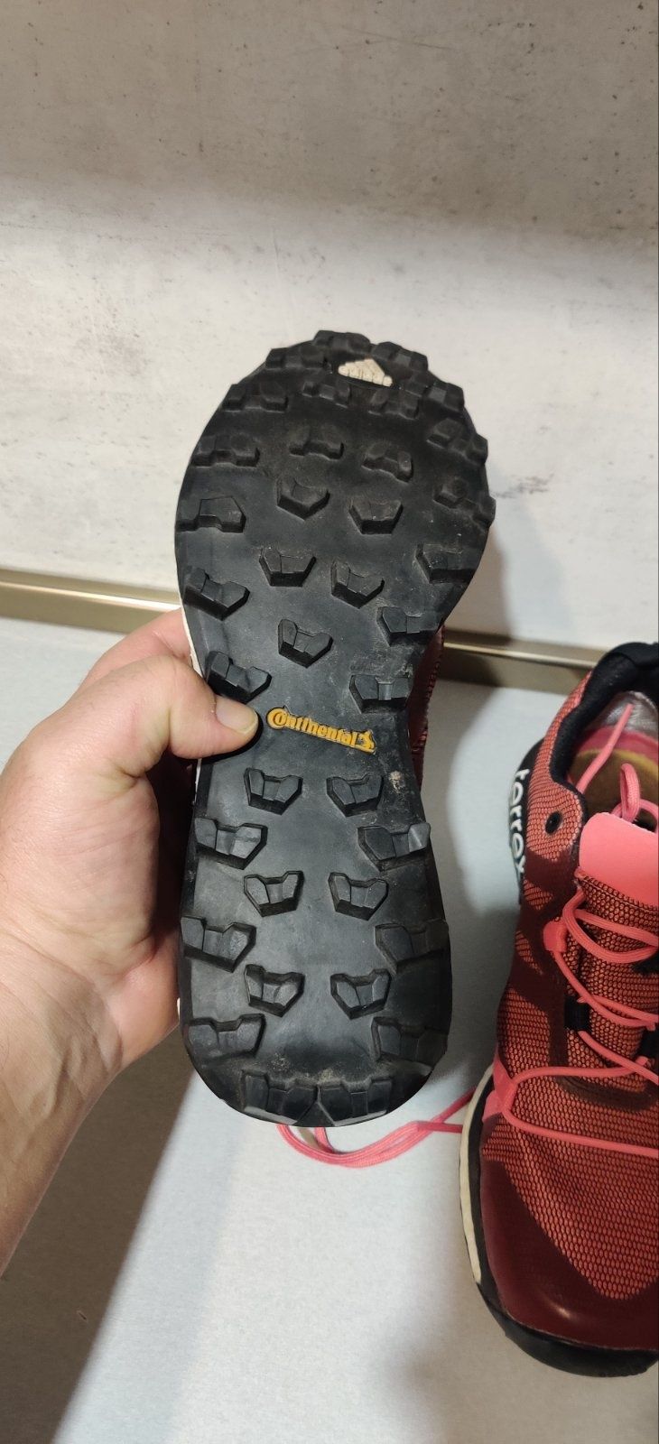 Маратонки adidasTerrex Agravic Gore-tex W
Terrex Agravic Gore-tex W