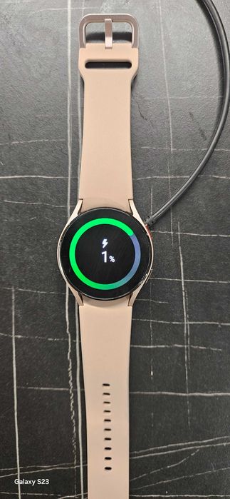 Smart часовник galaxy watch 4