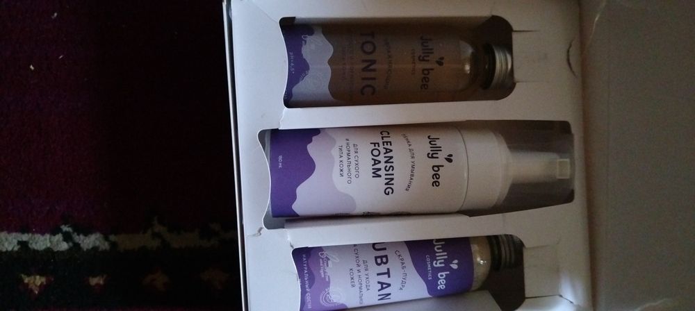 Yuz uchun uxod nabor