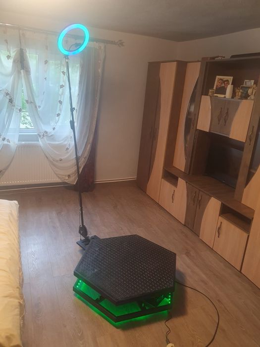 Vând platforma hexagonala video booth 360
Mai multe detalii la telefon