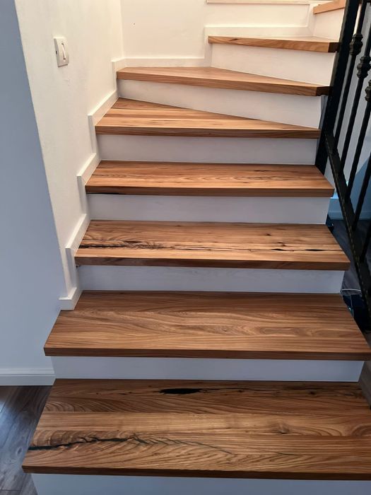 Trepte din lemn masiv