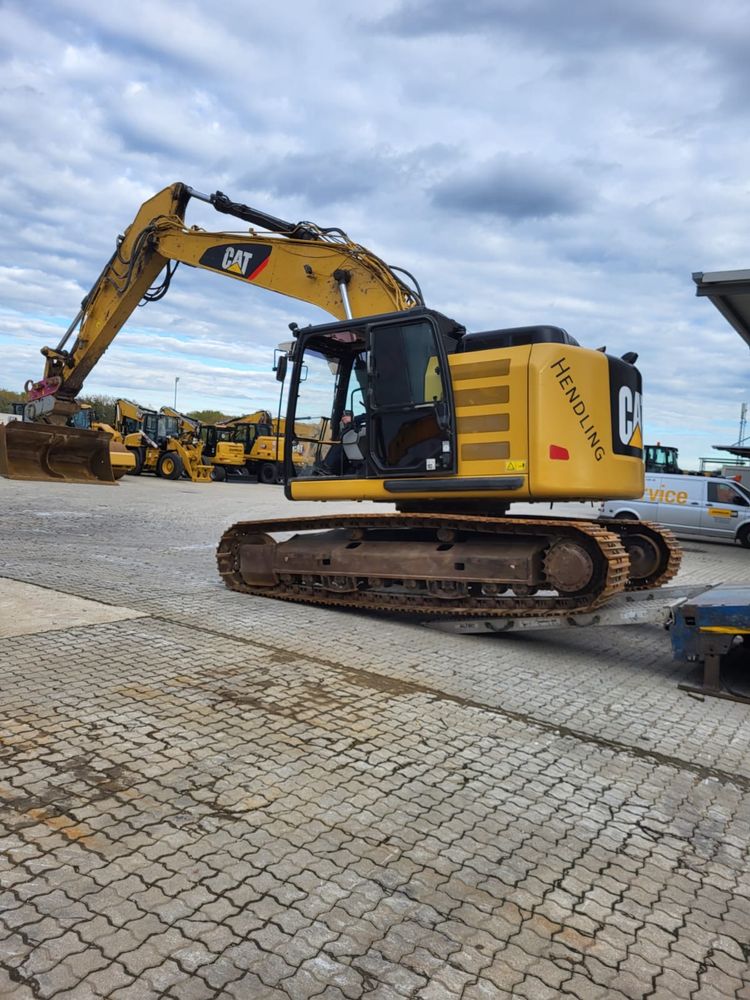 Excavator CAT ( caterpillar ) 320 ELRR 2015