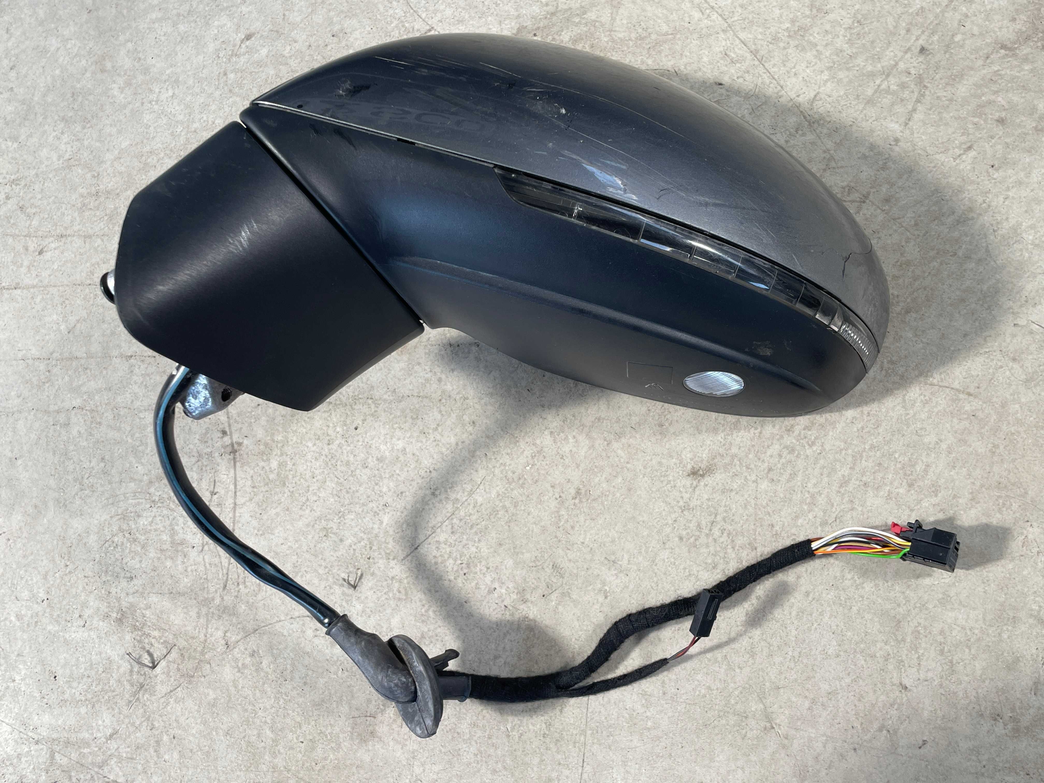 Oglinda stanga Vw Touareg 7P cu rabatare electrica cod 7P6857507M
