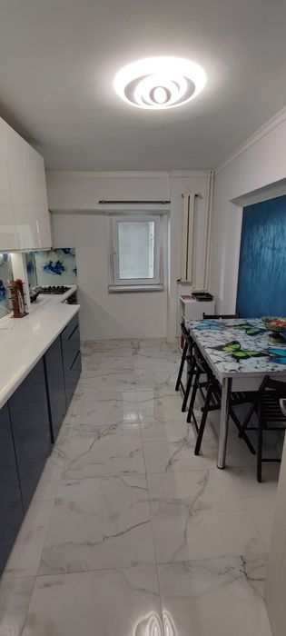 Apartament 3 camere 2grupuri sanitare, 88 m², Dacia – Bicaz,