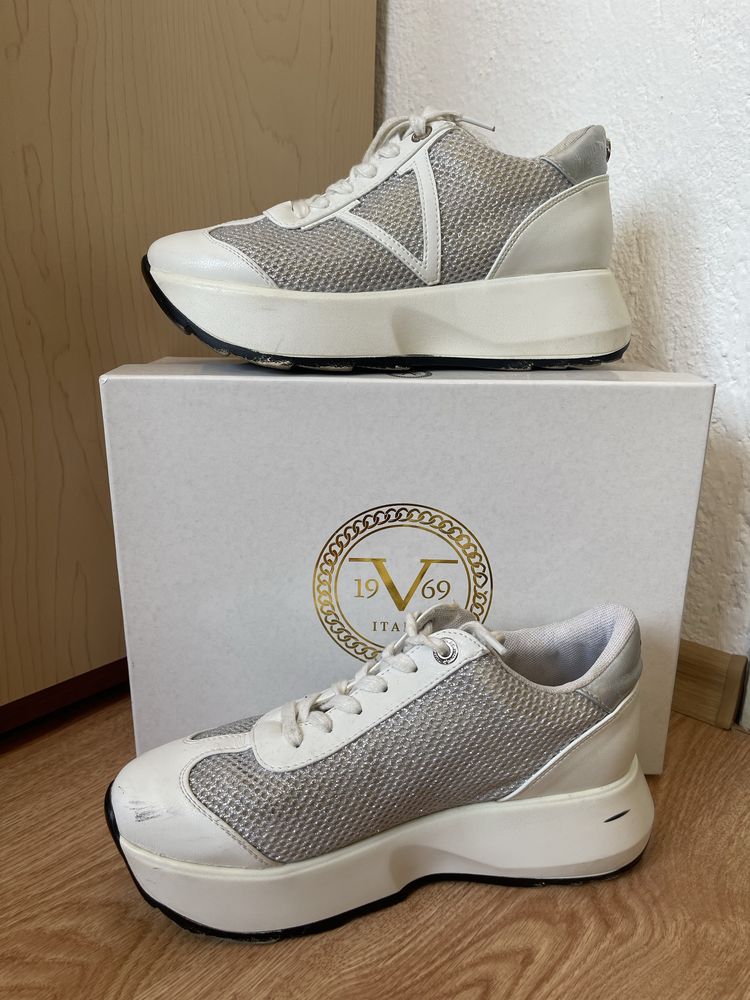 Маратонки естественна кожа V by Versace