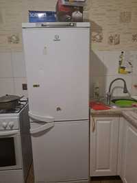 Продам холодильник в отличном состоянии Indesit