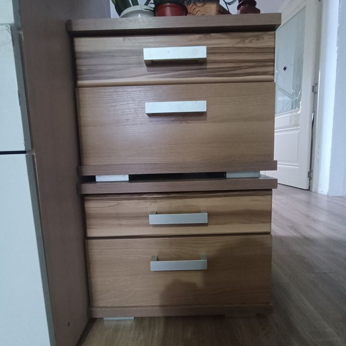 Тумбочка прикроватная