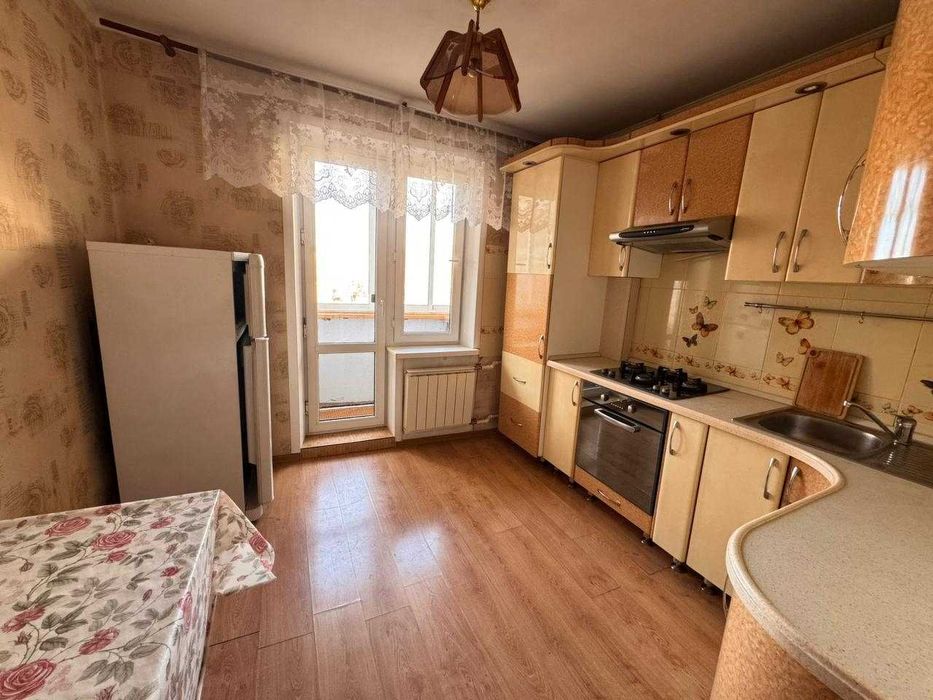 Продам 2-х комнатную ленинградку в 19-м микр